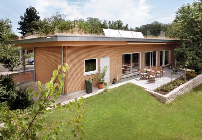 Bungalow with flat roof