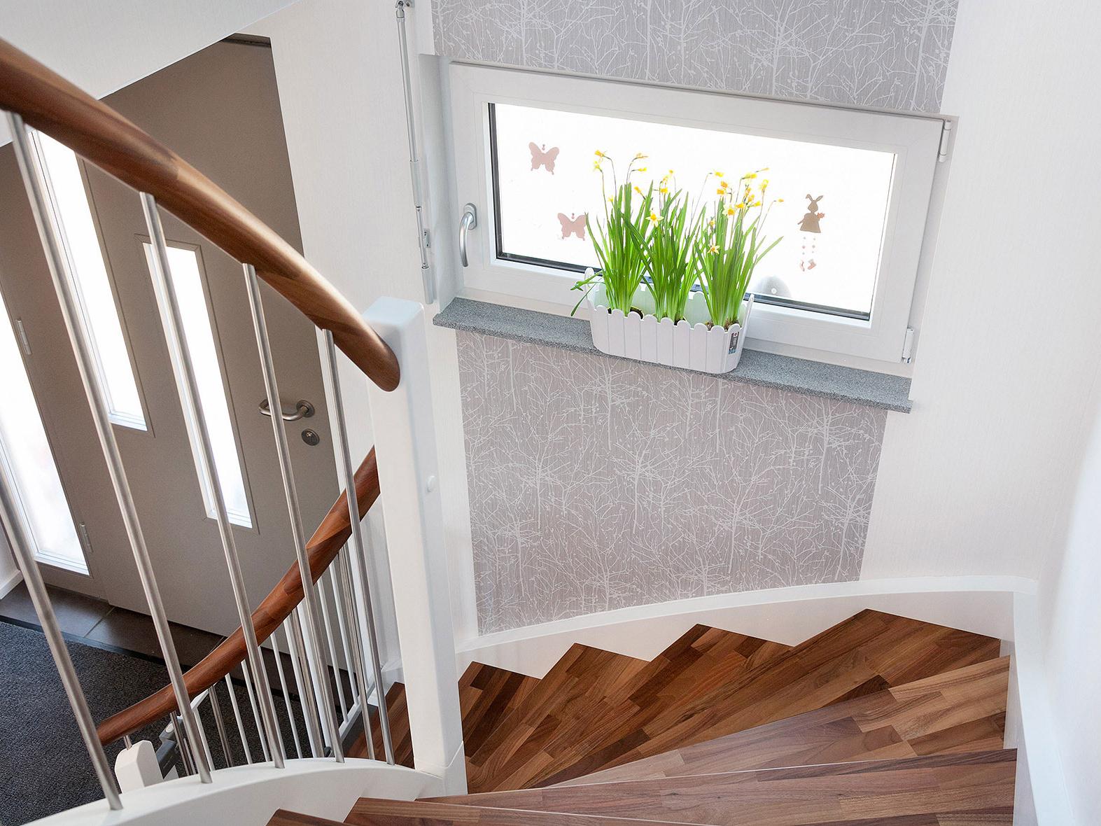 Matériau d'escalier - Escalier en bois vibrant
