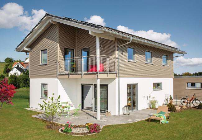 Casa di efficienza energetica con tetto ad una falda e impianto fotovoltaico