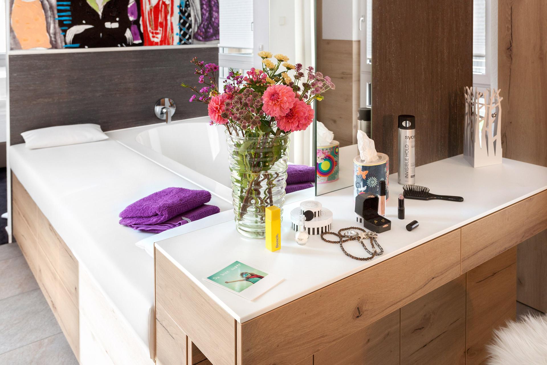 Wellness bath and dressing table